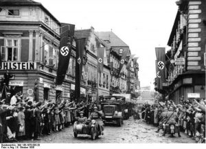 Arrival of German troops in Žatec|Saaz at October 9th, 1938 (Federal German Archive)
